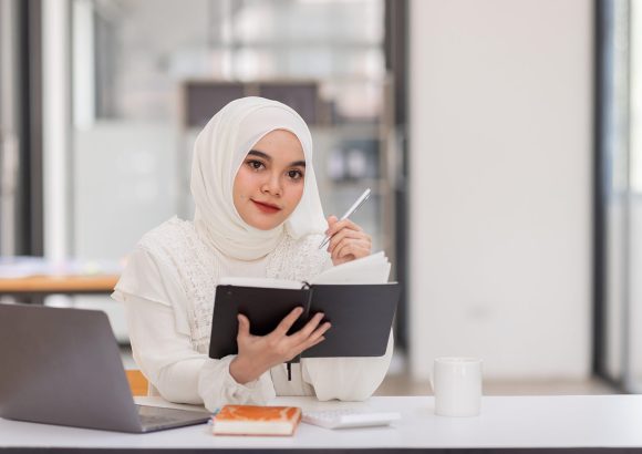 How to Develop Your Career While Studying Abroad?