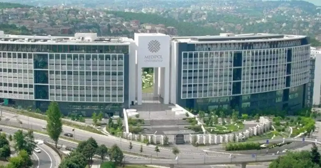 جامعة إسطنبول ميديبول