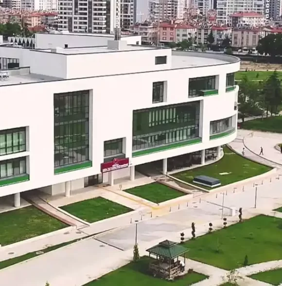 جامعة قونية للغذاء والزراعة